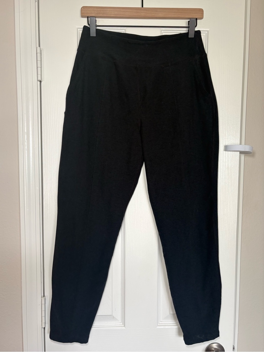 Beyond Yoga Spacedye Black High Waisted Jogger Leggings Medium
